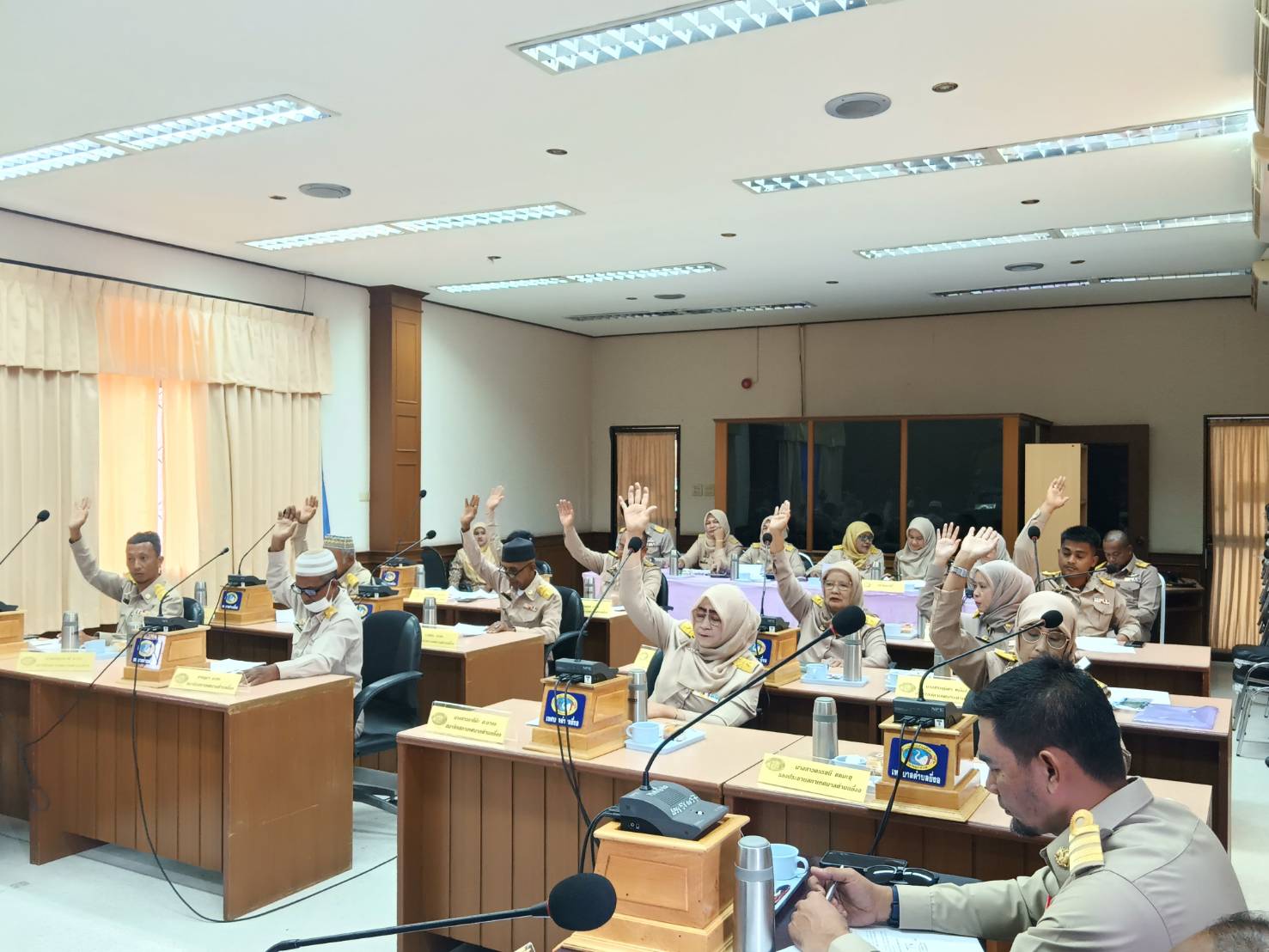 นางวรรณมณี มาบู ประธานสภาเทศบาลตำบลยี่งอ เป็นประธานการประชุมสภาเทศบาล สมัยสามัญ สมัยที่ 2 ครั้งที่ 2